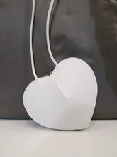 Carica l&#39;immagine nel visualizzatore di Gallery, Borsetta  Love a Cuore
