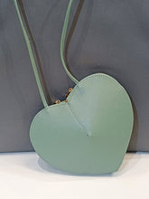 Carica l&#39;immagine nel visualizzatore di Gallery, Borsetta  Love a Cuore
