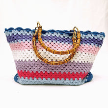 Carica l&#39;immagine nel visualizzatore di Gallery, Borsa Crochet a righe
